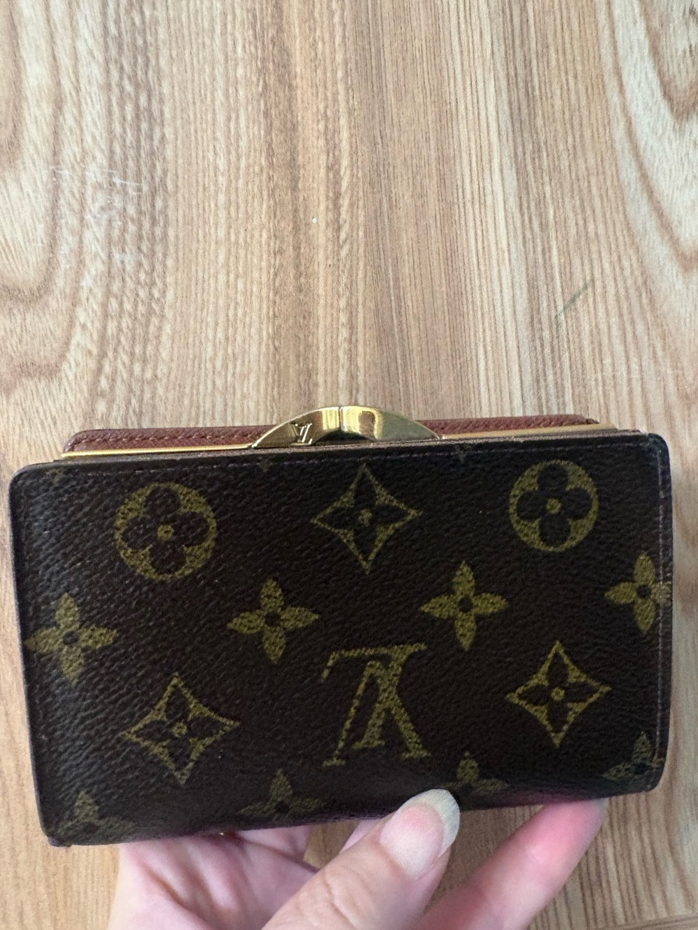 Authentic Louis Vuitton Monogram kisslock Bifold Wallet